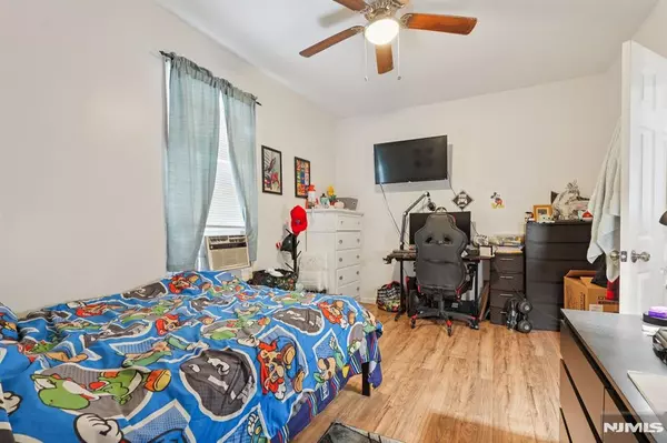 Newark, NJ 07103,750 S 17th ST