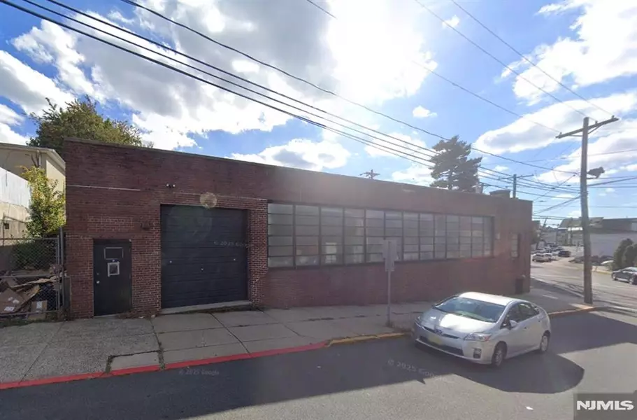 395 Henry ST, Fairview, NJ 07022