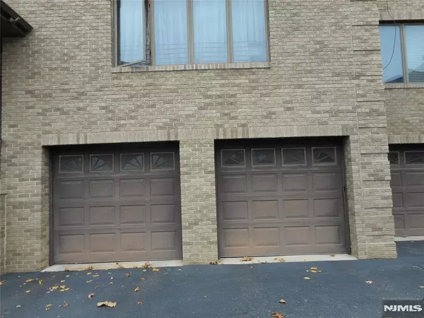 Clifton, NJ 07014,137 River RD #137