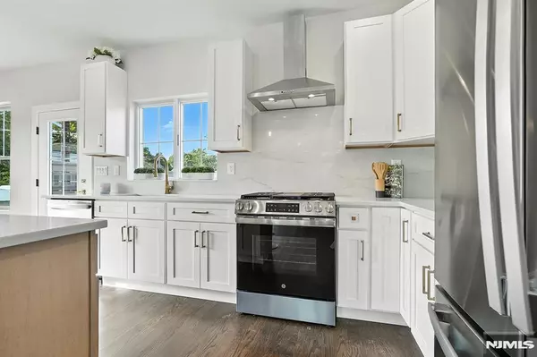 North Arlington, NJ 07031,186 Canterbury AVE