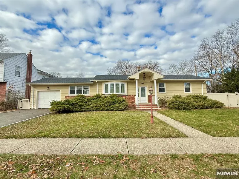 47 Funston PL, Nutley, NJ 07110