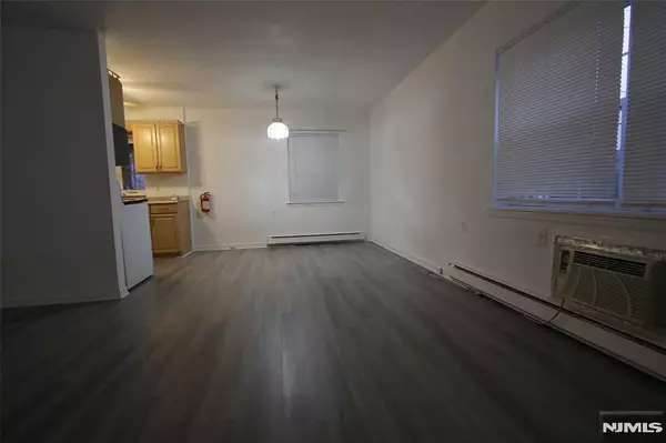 Millburn, NJ 07041,206 Main ST