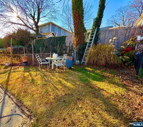 Bergenfield, NJ 07621,48 Sussex RD