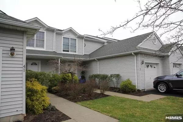 Old Tappan, NJ 07675,41 Foxwood SQ