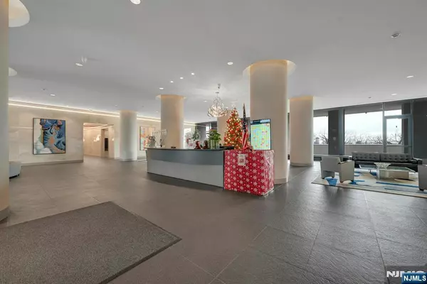 Fort Lee, NJ 07024,1530 Palisade AVE #23S