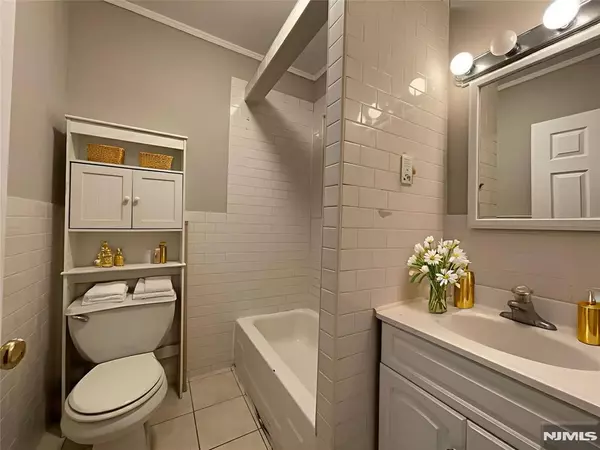 Kearny, NJ 07032,283-285 Maple ST #L1