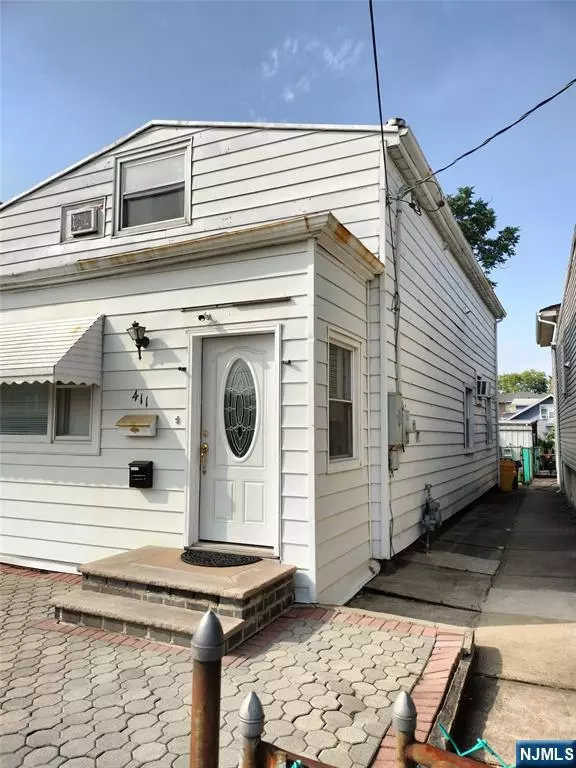 Fairview, NJ 07022,411 Sheridan PL