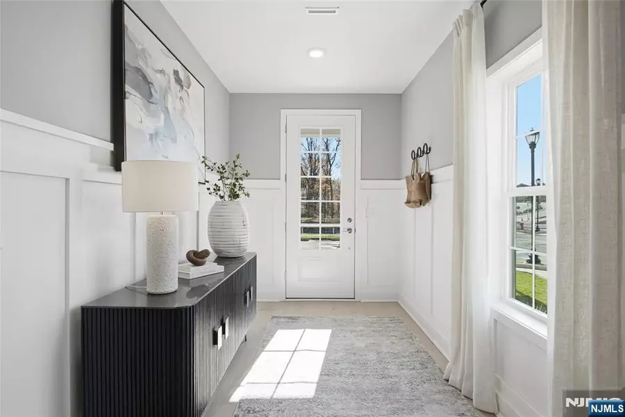 6 Belmont PL, Oakland, NJ 07036