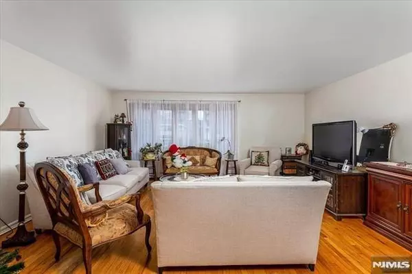 Fort Lee, NJ 07024,1519 10th ST #2ND FLOOR