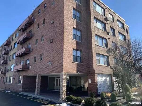 275 Hoym ST #3A, Fort Lee, NJ 07024