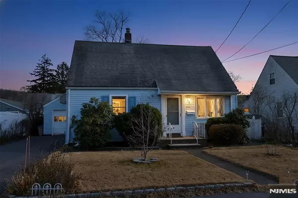 Wanaque, NJ 07420,72 Burnside PL