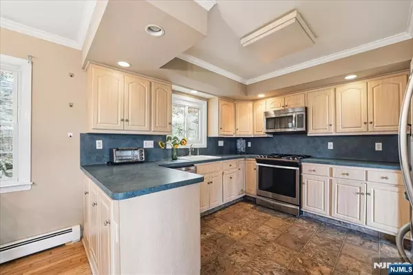 Oakland, NJ 07436,79 Truman BLVD