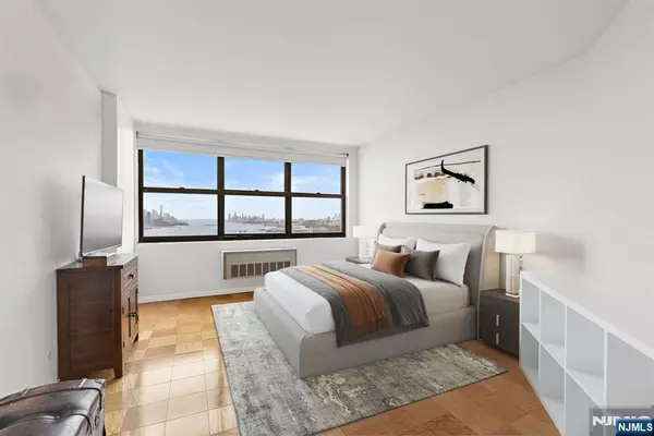 Guttenberg, NJ 07093,7002 Boulevard East #32F