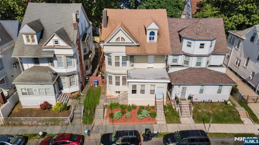 Paterson, NJ 07504,662-664 29th ST