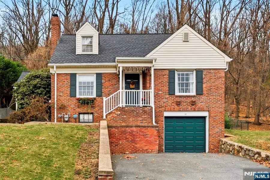 95 Hillside DR, North Haledon, NJ 07508