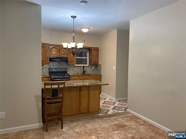 Cliffside Park, NJ 07010,237 Jersey AVE #1