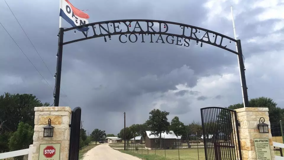 10296 US Hwy 290, Fredericksburg, TX 78624