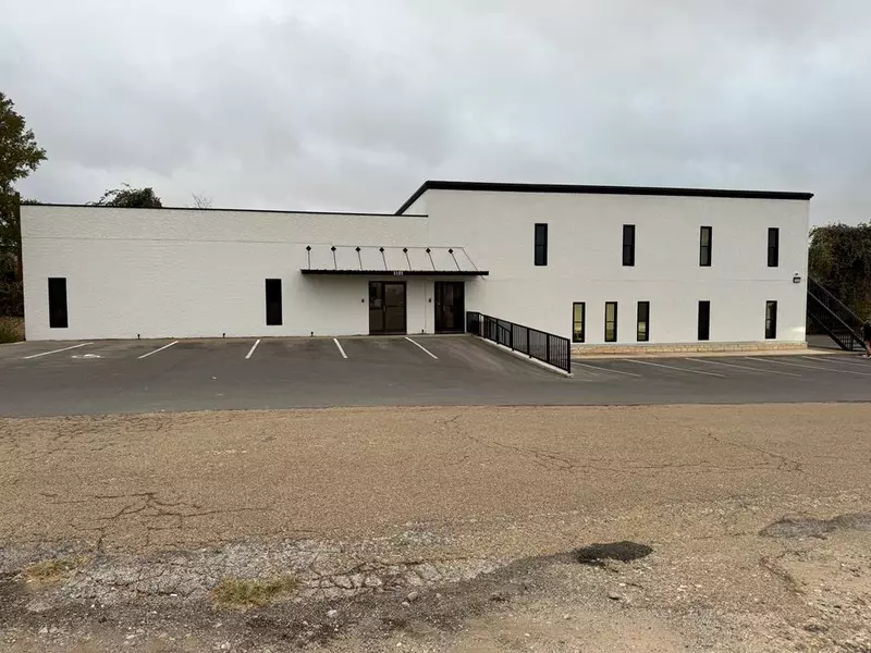 1121 State Hwy 16, Fredericksburg, TX 78624