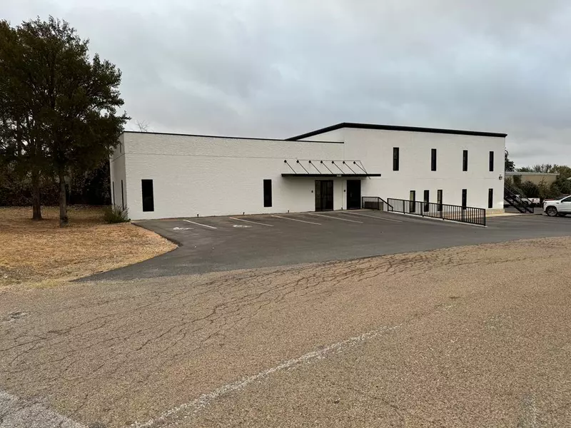 1121 State Hwy 16, Fredericksburg, TX 78624