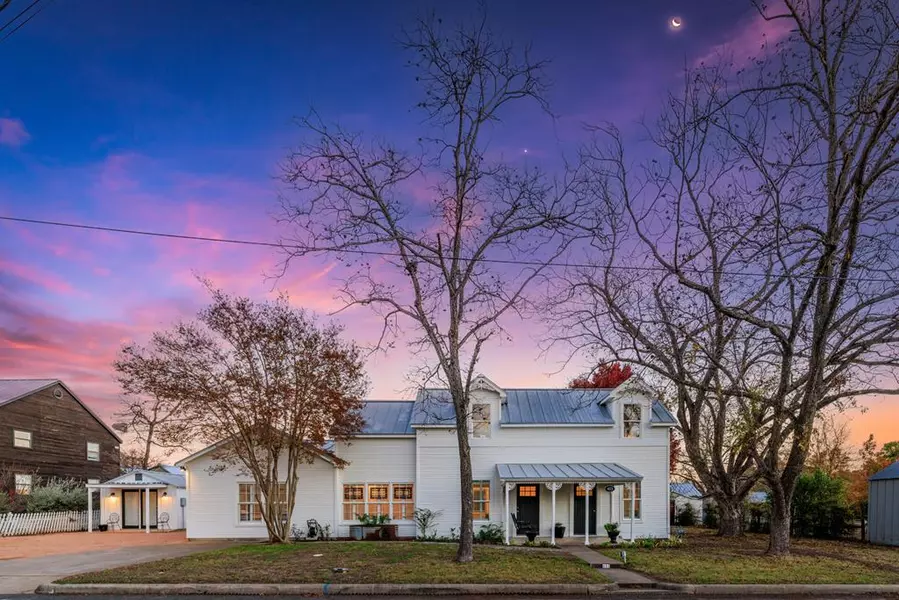 403 Pecan St, Fredericksburg, TX 78624