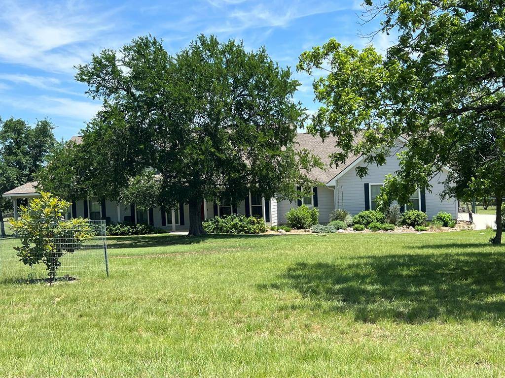 106 Abierto Cove Dr, Blanco, TX 78606