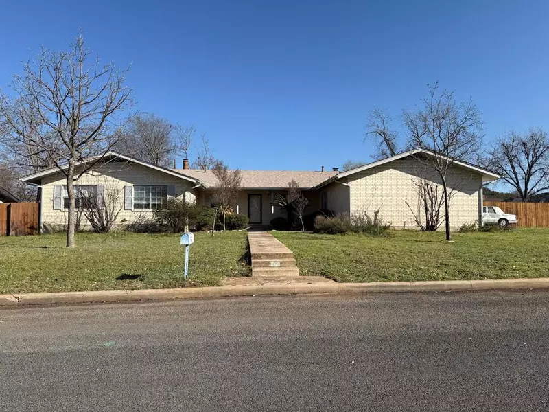 600 Bunny Dr, Fredericksburg, TX 78624