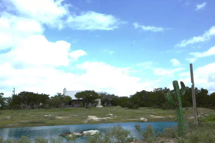 51 Deadend Rd, Mountain Home, TX 78058