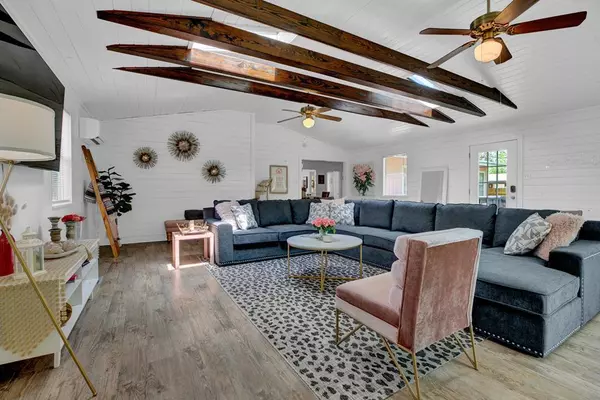 209 Mulberry St, Fredericksburg, TX 78624