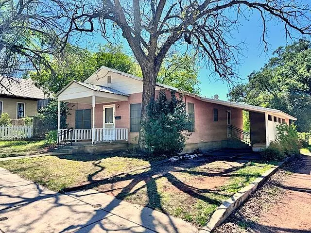 1205 Ford St, Llano, TX 78643