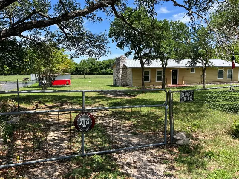 314 Trainer, Blanco, TX 78606