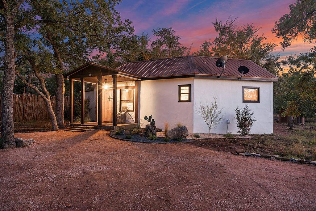 561 Rocky Creek Rd, Fredericksburg, TX 78624