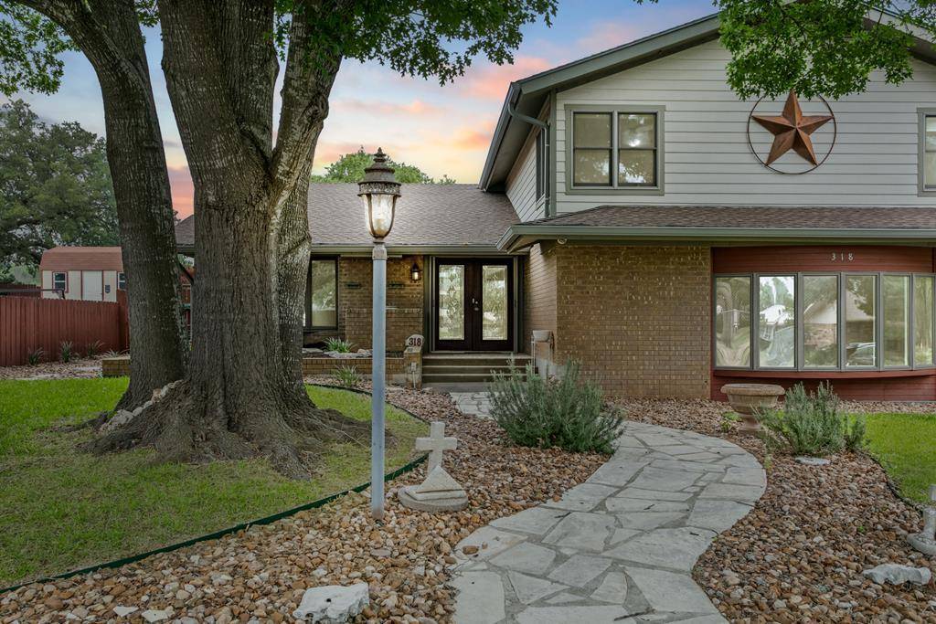Fredericksburg, TX 78624,318 Broadmoor St