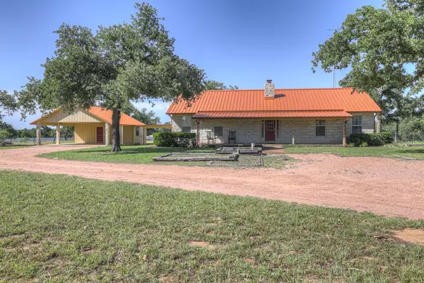 82 Bell Mountain Rd, Willow City, TX 78675