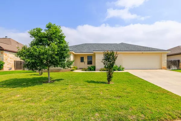 804 Scarlet Oak Court, Fredericksburg, TX 78624