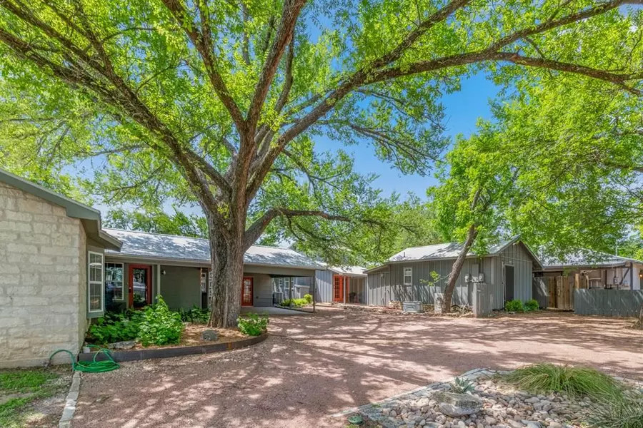 305 Elk St, Fredericksburg, TX 78624