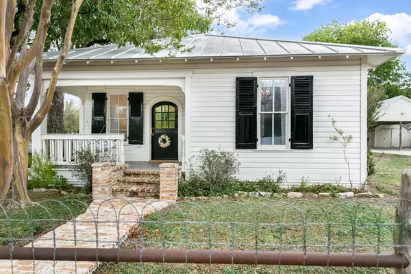 420 Milam St, Fredericksburg, TX 78624