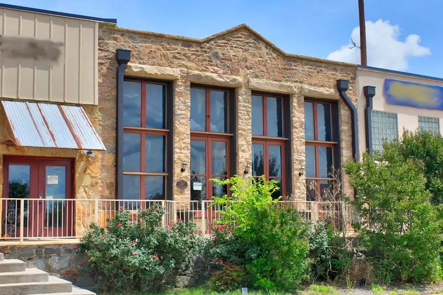 107 Grayson St, Llano, TX 78643