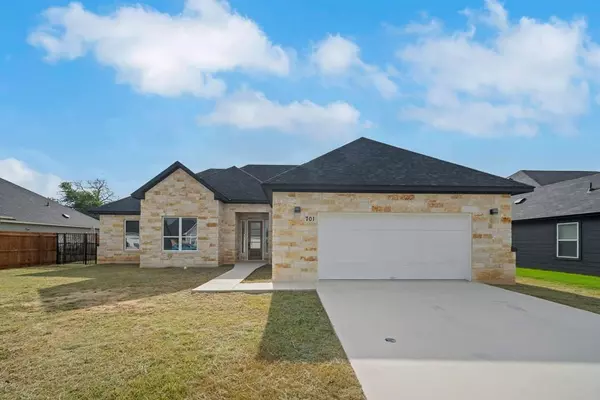 701 Grace Ln, Fredericksburg, TX 78624