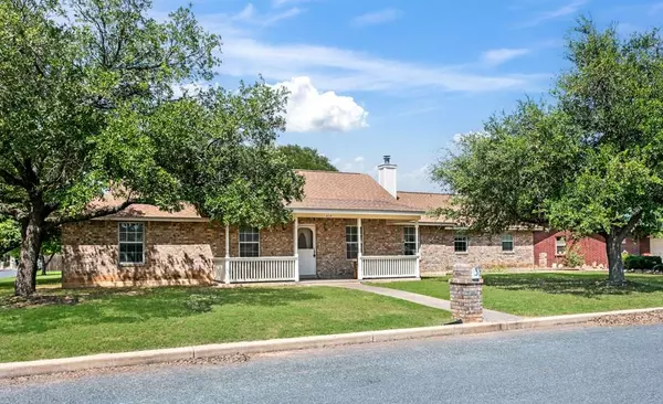 614 Tanya, Fredericksburg, TX 78624