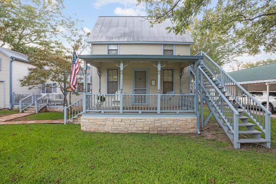 406 Acorn St, Fredericksburg, TX 78624