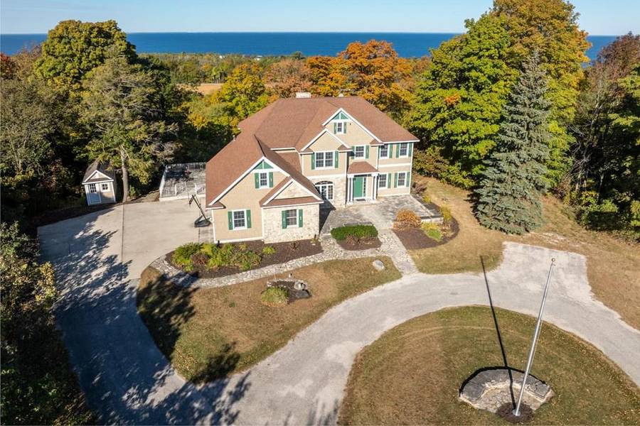 7533 Bluff Pass, Egg Harbor, WI 54209