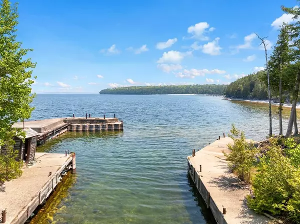 810 Wisconsin Bay Rd, Ellison Bay, WI 54210