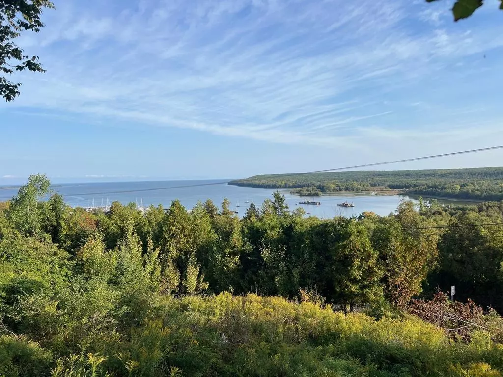 Fish Creek, WI 54212,4142 Bluff Cr