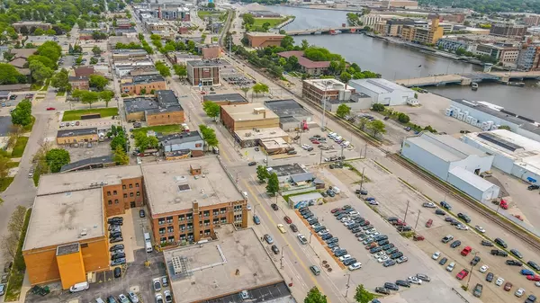 Green Bay, WI 54302,201 S Broadway