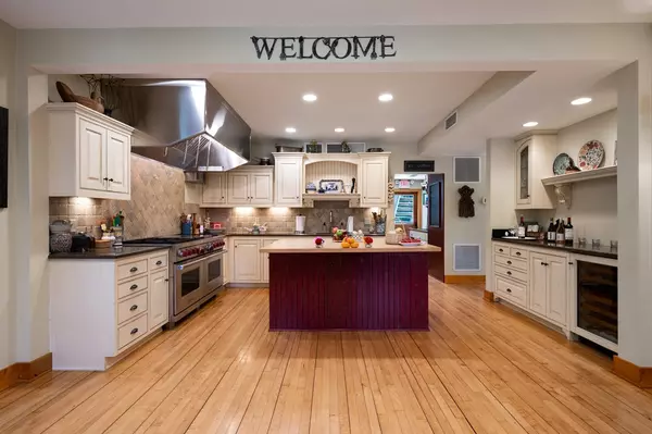 Ellison Bay, WI 54210,12042 Hwy 42