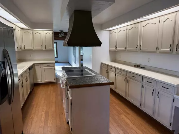 Ellison Bay, WI 54210,12252 Hwy 42