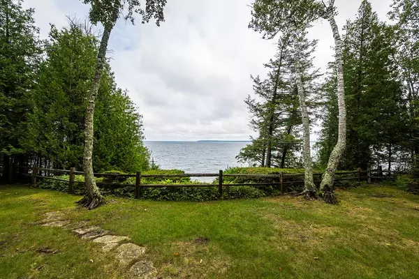744 Wisconsin Bay Rd, Ellison Bay, WI 54210