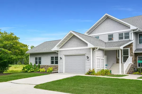 6950 Cobblestone Rd, Egg Harbor, WI 54209