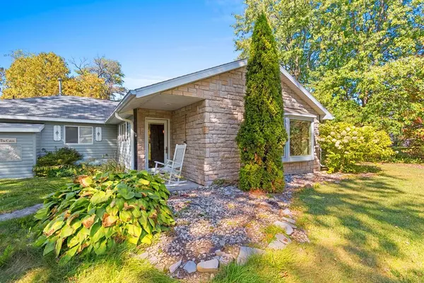 9208A Lime Kiln Ln, Sturgeon Bay, WI 54235