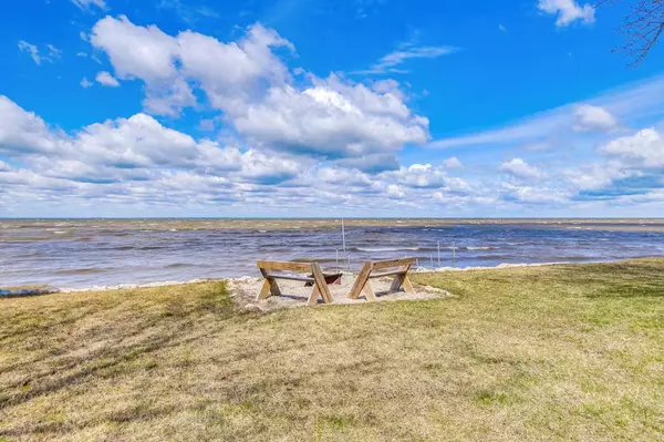 Luxemburg, WI 54217,N9643 Bay Shore Ln